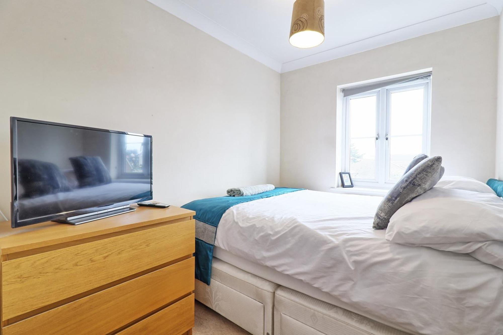 By Buildersbeds - Paignton House 4 Bedrooms Harold Wood Exteriör bild