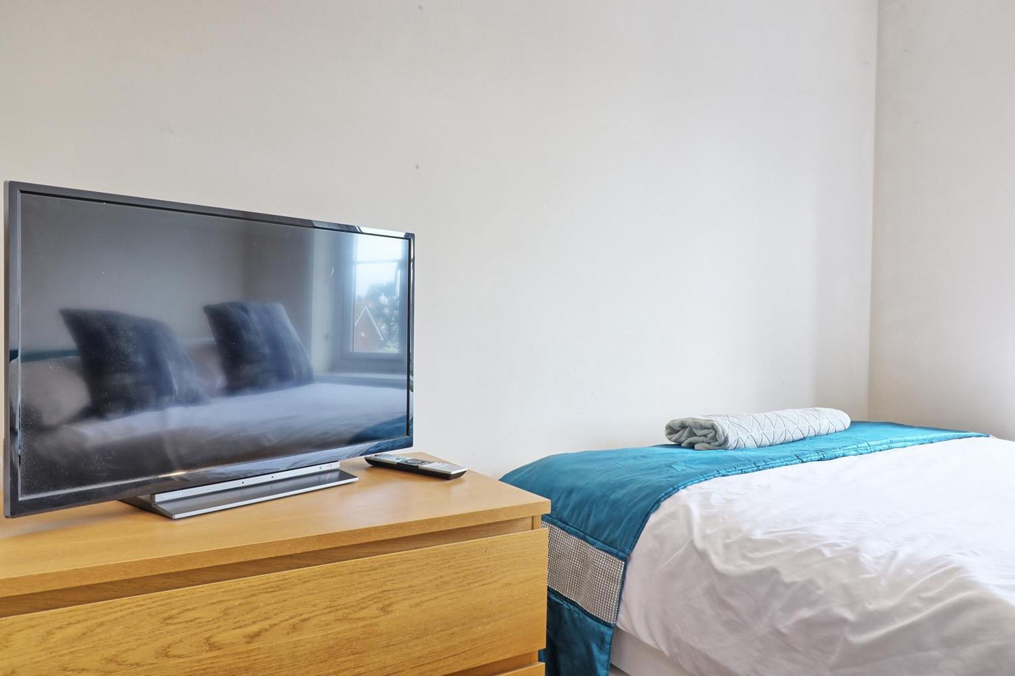 By Buildersbeds - Paignton House 4 Bedrooms Harold Wood Exteriör bild
