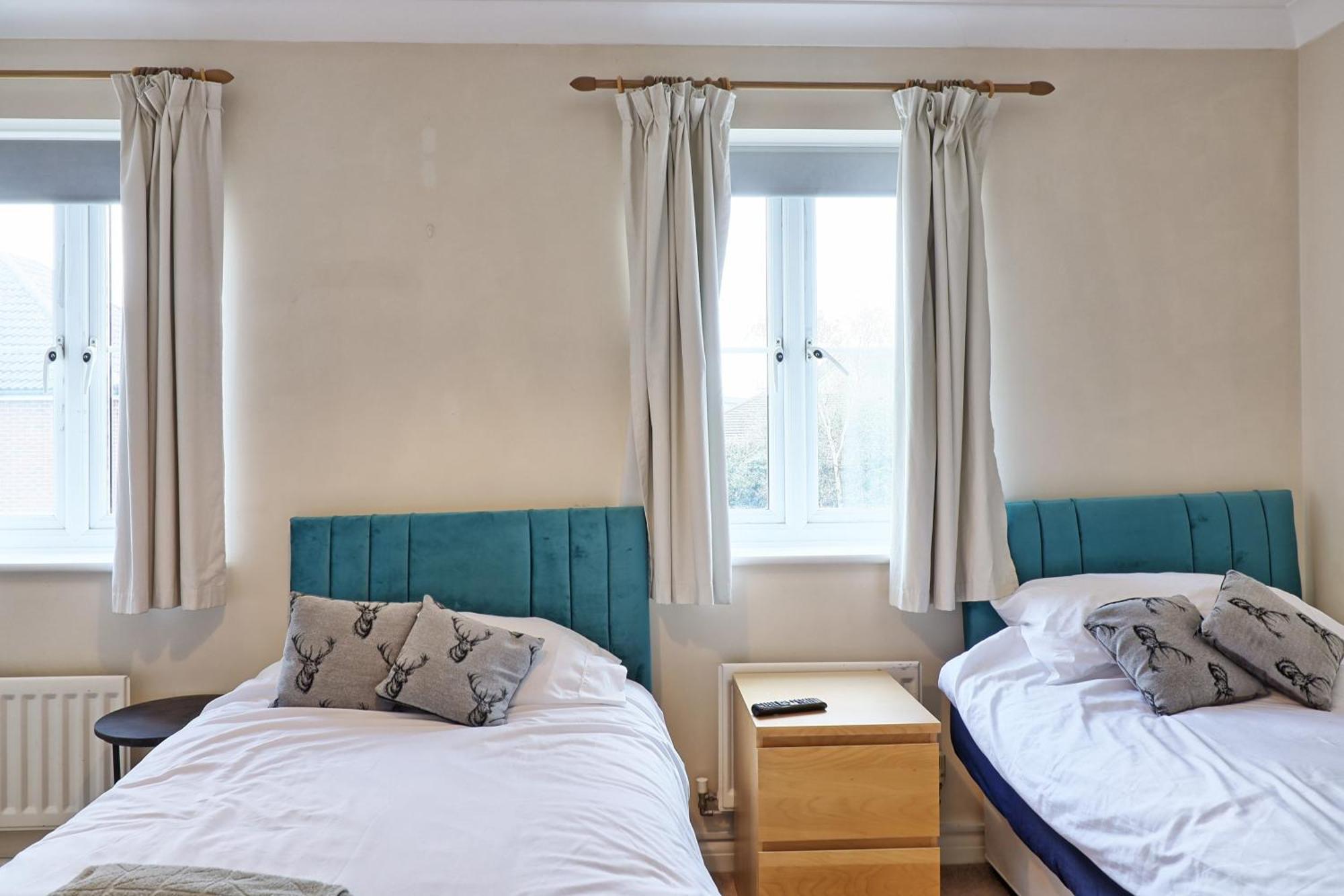 By Buildersbeds - Paignton House 4 Bedrooms Harold Wood Exteriör bild