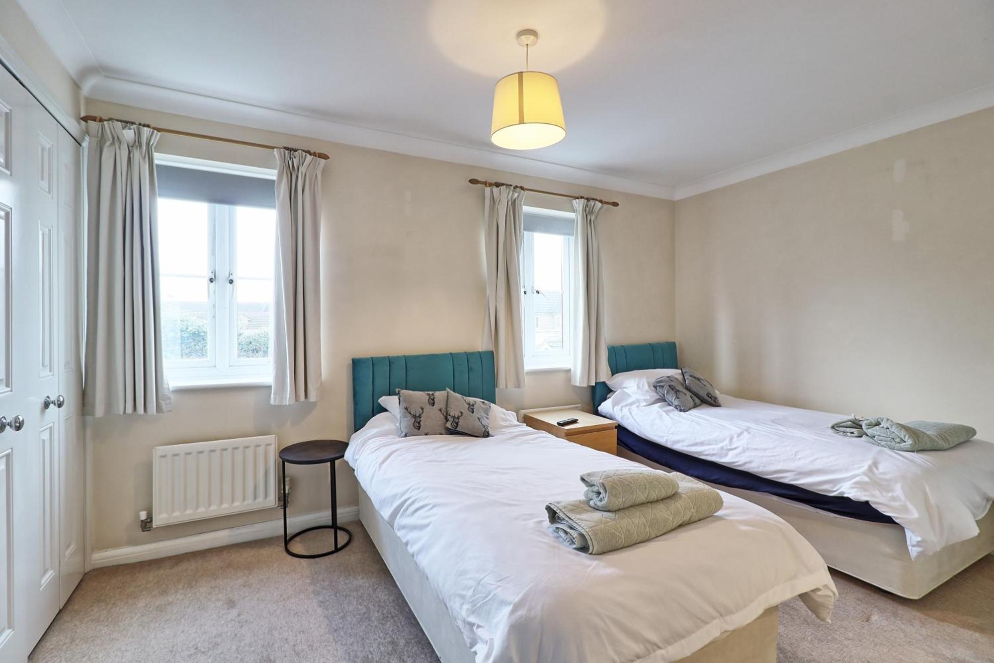 By Buildersbeds - Paignton House 4 Bedrooms Harold Wood Exteriör bild