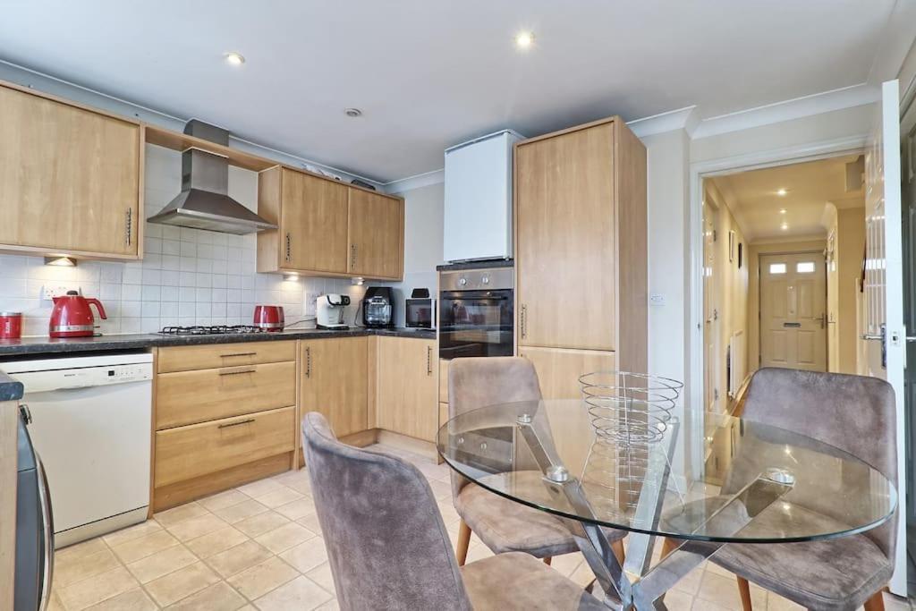 By Buildersbeds - Paignton House 4 Bedrooms Harold Wood Exteriör bild