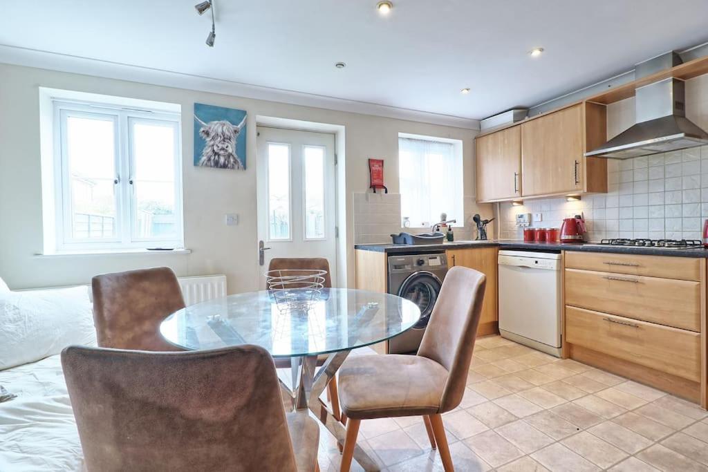 By Buildersbeds - Paignton House 4 Bedrooms Harold Wood Exteriör bild