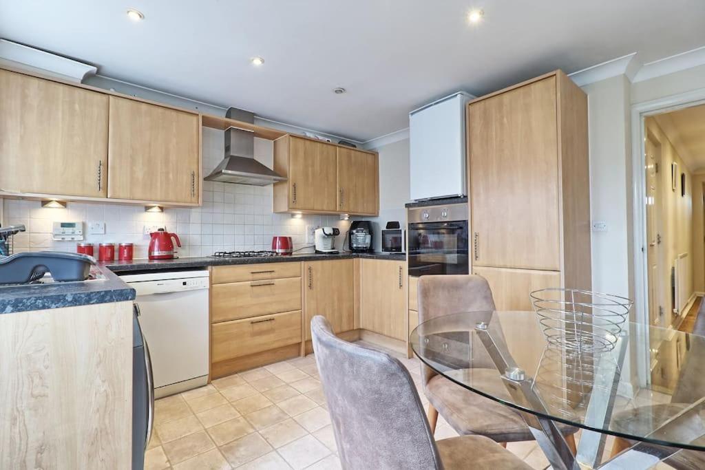 By Buildersbeds - Paignton House 4 Bedrooms Harold Wood Exteriör bild