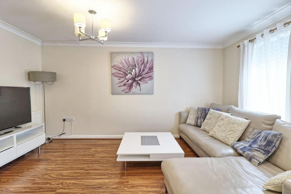 By Buildersbeds - Paignton House 4 Bedrooms Harold Wood Exteriör bild